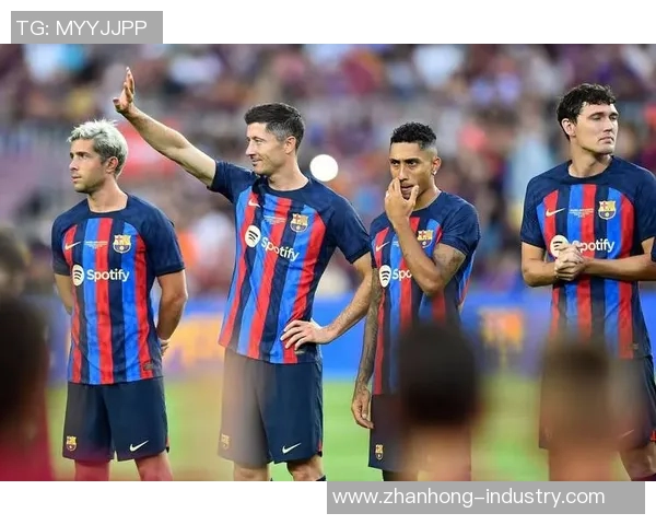 巅峰巴萨与米兰王朝的对决：足球历史上的传奇交锋与荣耀传承